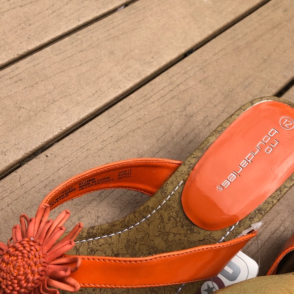 NWT No Boundaries Orange Flower Accent Sandal Heel - Picture 2 of 3